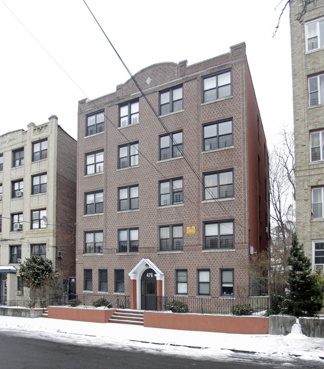 476 Hawthorne Ave in Yonkers, NY - Foto de edificio