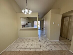 2010 Stanford St in Las Cruces, NM - Building Photo - Building Photo