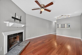 18800 Egret Bay Blvd, Unit 1207 in Houston, TX - Building Photo - Building Photo