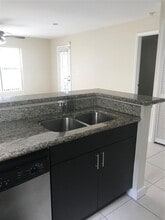 4088 N Pine Island Rd, Unit 400 in Sunrise, FL - Building Photo - Building Photo
