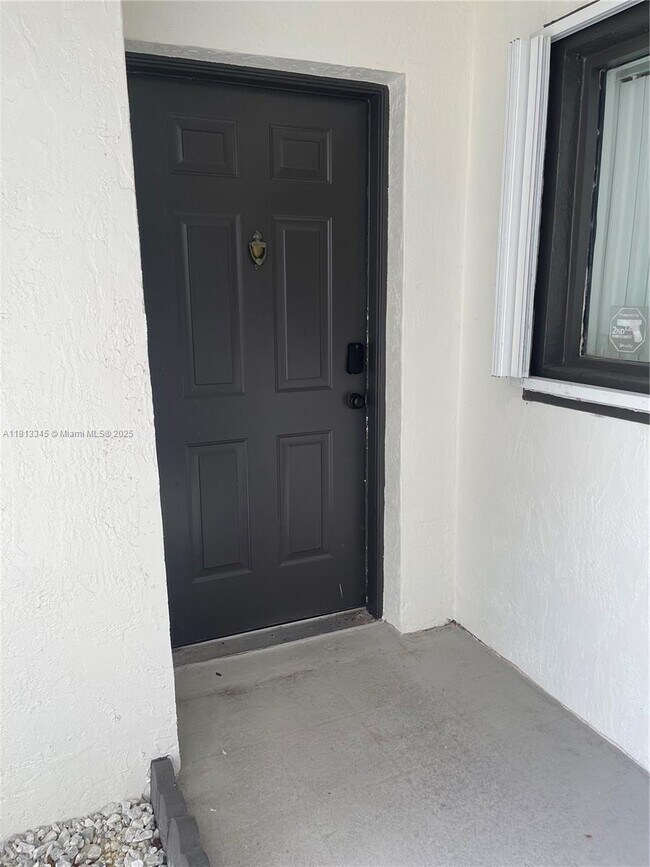 1131 NW 124th Ct in Miami, FL - Building Photo - Building Photo