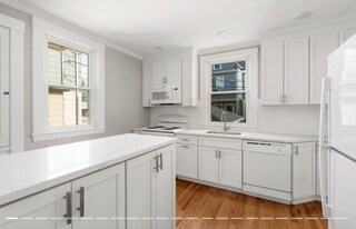 142 Powder House Blvd, Unit 1 in Somerville, MA - Building Photo