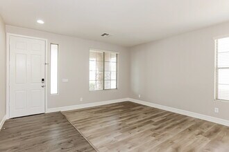 6842 W Nadine Way in Peoria, AZ - Building Photo - Building Photo