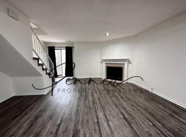 201-A NE DOGWOOD St in Oak Grove, MO - Building Photo - Building Photo