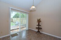 13303 Klamath Falls Dr photo'