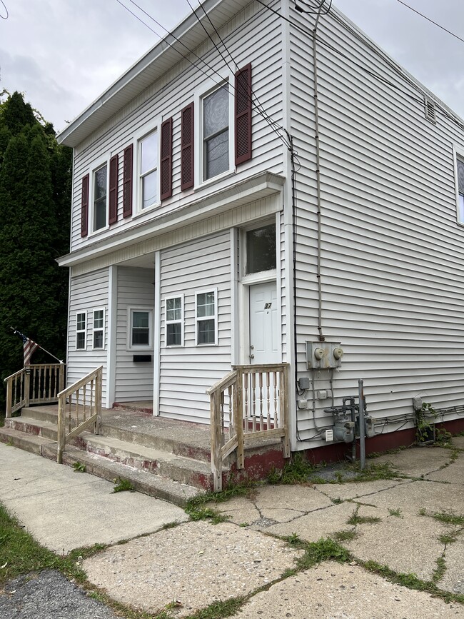 37 South St in Ballston Spa, NY - Building Photo - Building Photo