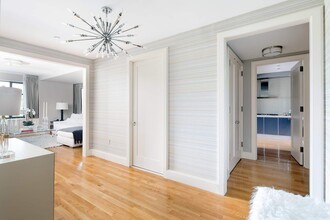 110 Central Park S in New York, NY - Building Photo - Building Photo