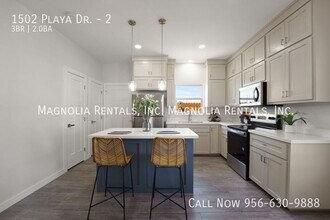 1502 Playa Dr, Unit 2 in Weslaco, TX - Foto de edificio - Building Photo