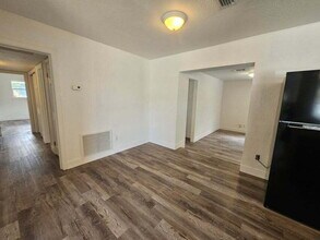 1040 Hickory Ln in Cocoa, FL - Building Photo - Building Photo