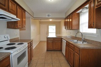 2516 Sunscape Ln in Dallas, TX - Building Photo - Building Photo