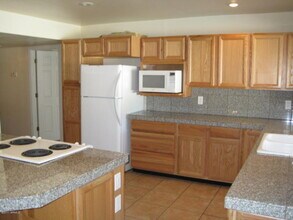 2163 E Manhatton Dr in Tempe, AZ - Building Photo - Building Photo