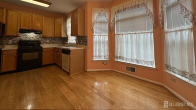 1150 N Broad St in Rahway, NJ - Building Photo - Building Photo