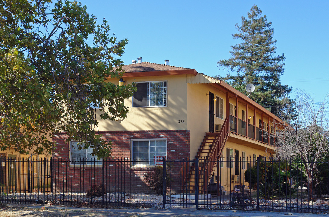 375 El Camino Ave in Sacramento, CA - Building Photo