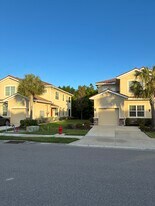 8332 Enclave Way, Unit 101 in Sarasota, FL - Building Photo