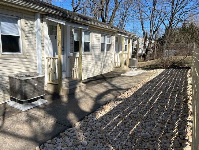 4226 Old Lincoln Hwy, Unit 2 in Trevose, PA - Foto de edificio - Building Photo