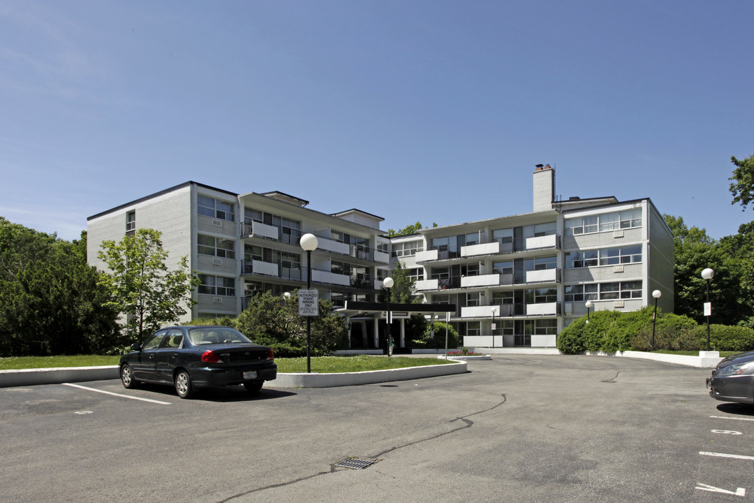 Carscadden Park in Toronto, ON - Building Photo