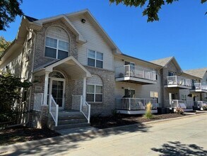 Square 131 - 4860 - 5 Plex in Omaha, NE - Building Photo - Building Photo