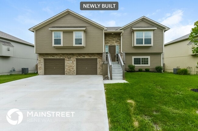 property at 574 S Walnut St