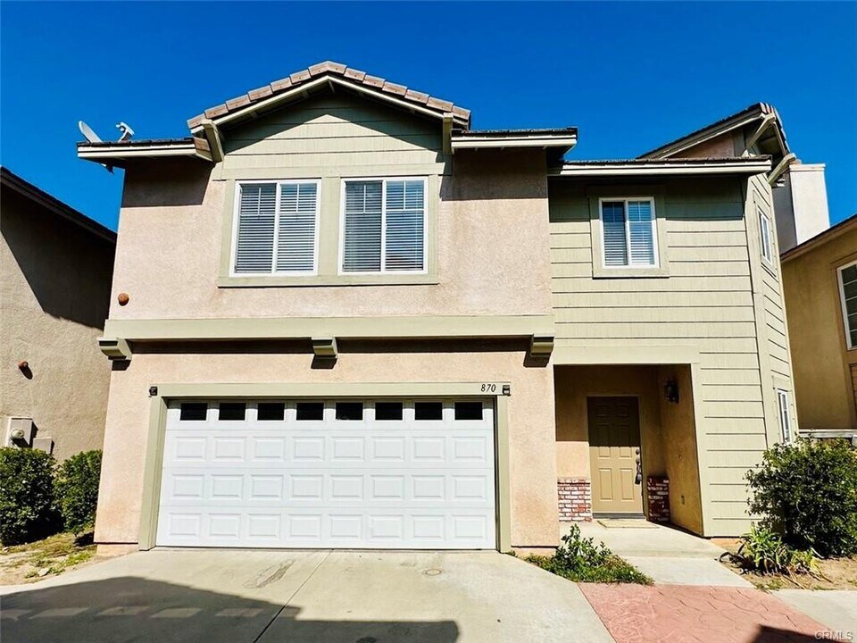 870 W Colorado Blvd in Monrovia, CA - Building Photo
