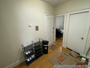 127 Sutherland Rd, Unit m in Boston, MA - Foto de edificio - Building Photo