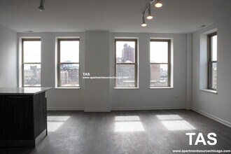 940 W Winona St, Unit 804 in Chicago, IL - Building Photo - Building Photo
