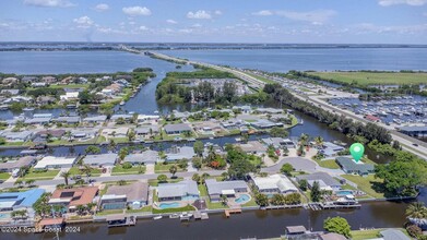 449 Sparrow Dr in Satellite Beach, FL - Foto de edificio - Building Photo