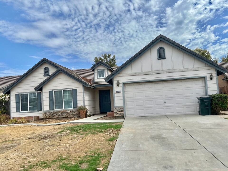 12219 Marla Ave in Bakersfield, CA - Building Photo