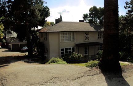 1617 Raymond Hill Rd in South Pasadena, CA - Building Photo