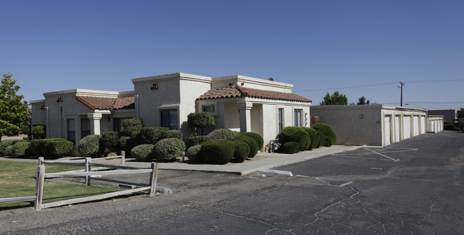 Villa Cottonwood in Hesperia, CA - Building Photo - Building Photo