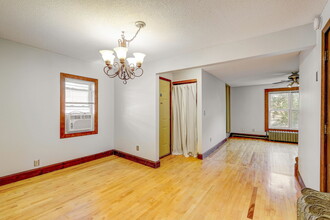 1936 Carroll Ave, Unit 2 in St. Paul, MN - Foto de edificio - Building Photo
