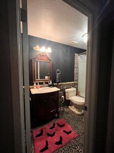 31529 Amsterdam Rd in Winchester, CA - Foto de edificio - Building Photo