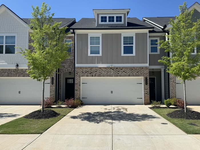5596 Hislop Ln in Mableton, GA - Foto de edificio