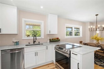 3646 Rock Springs Dr in Smyrna, GA - Building Photo - Building Photo