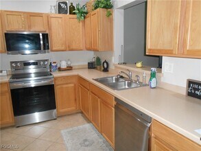 4066 Cherrybrook Loop in Ft. Myers, FL - Building Photo - Building Photo