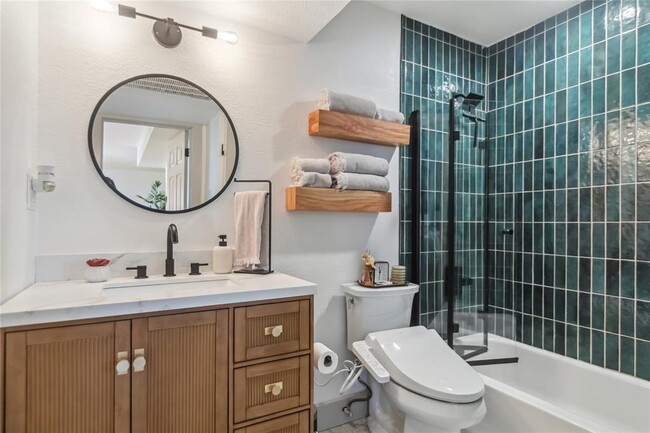 property at 1313 E 52nd St