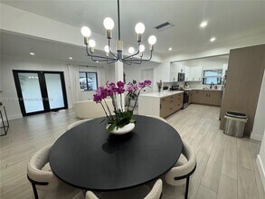 1711 SW 16th St in Miami, FL - Building Photo - Building Photo