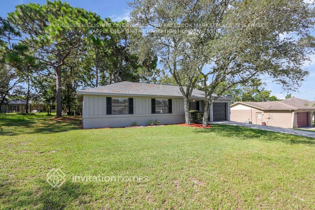 property at 1429 Regina Dr W