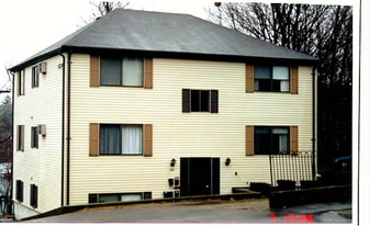 161 Commercial St in Braintree, MA - Building Photo