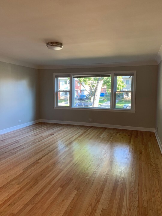 4831 Kirk St in Skokie, IL - Building Photo