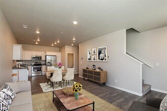 9550 Capstone Ct in West Des Moines, IA - Building Photo - Building Photo