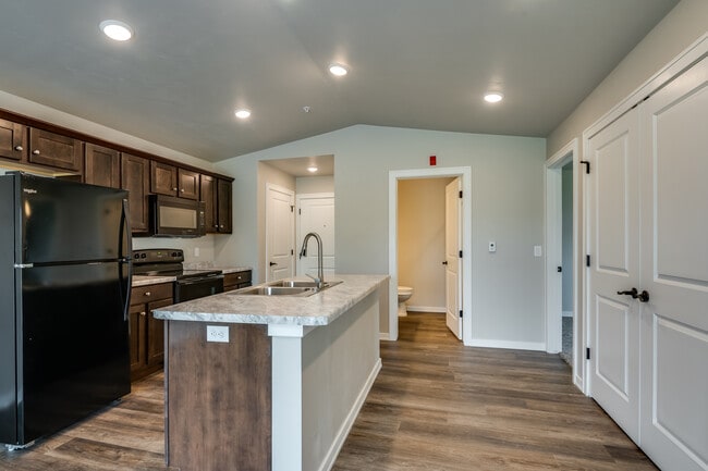 Fox Crossing Creek Apartments