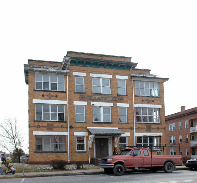 621 Brownsville Rd in Pittsburgh, PA - Foto de edificio - Building Photo