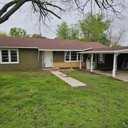 709 Miller St in Rockdale, TX - Foto de edificio