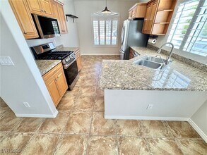 4421 N Prospect Hill Ct in Las Vegas, NV - Foto de edificio - Building Photo