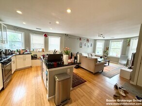110 Chester St, Unit 1 in Boston, MA - Building Photo - Building Photo