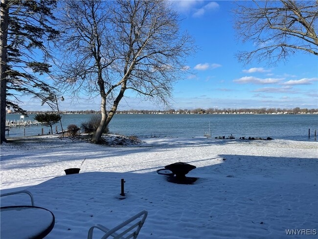 1825 Winter Rd in Grand Island, NY - Building Photo - Building Photo