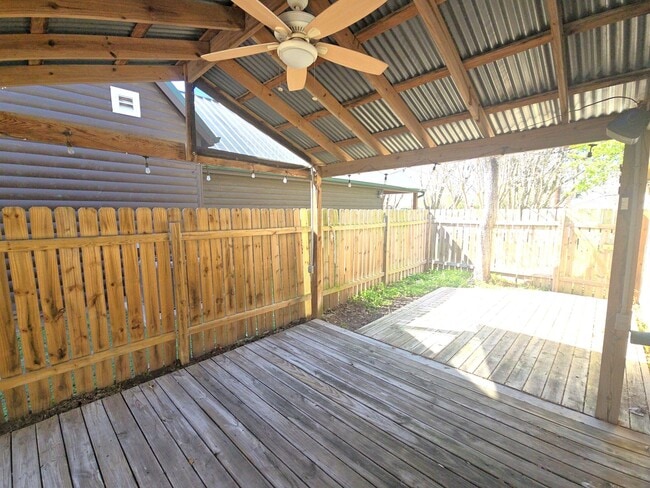 409 Commerce St in Tomball, TX - Building Photo - Building Photo