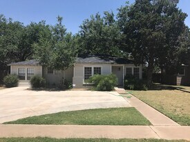 3406 30th St in Lubbock, TX - Building Photo
