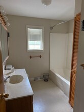 201 N Lancaster St, Unit A in Athens, OH - Building Photo - Building Photo