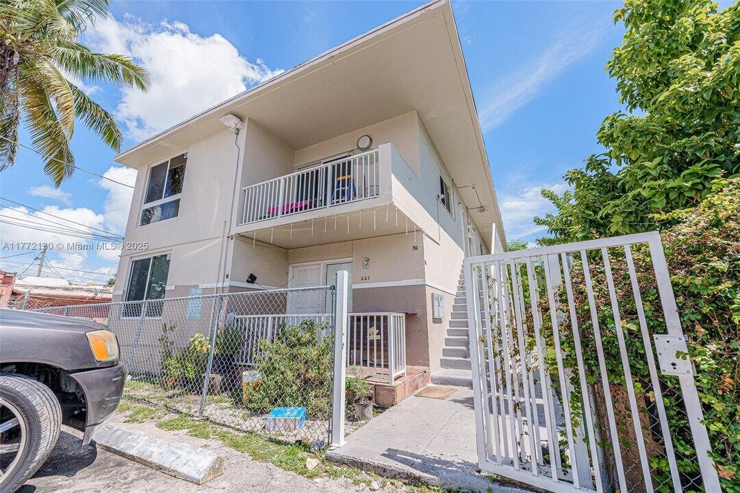 621 SW 15th Ave in Miami, FL - Building Photo